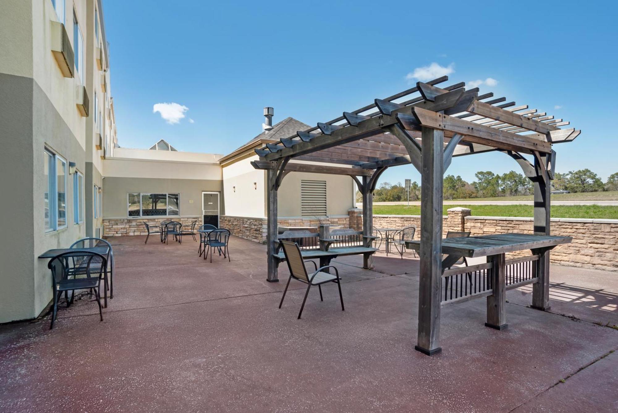 Comfort Inn & Suites Crystal Inn Sportsplex Gulfport Exterior foto